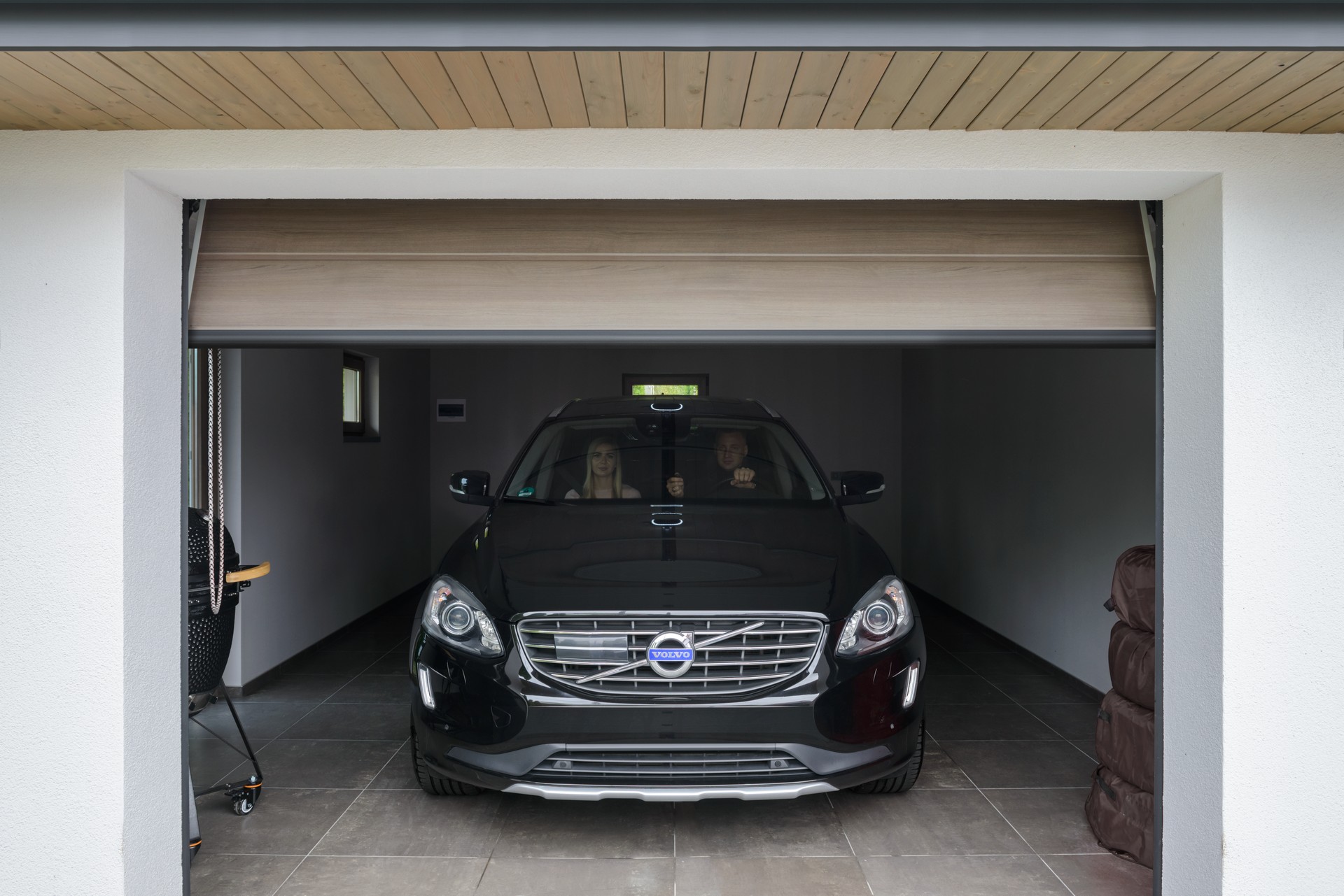 Дарим комплект MBOX покупателям гаражных ворот