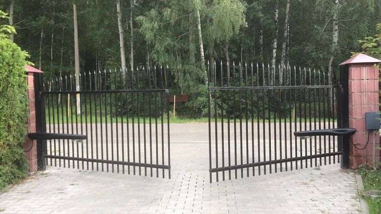 Автоматические ворота в загородном доме Автоматические ворота в загородном доме