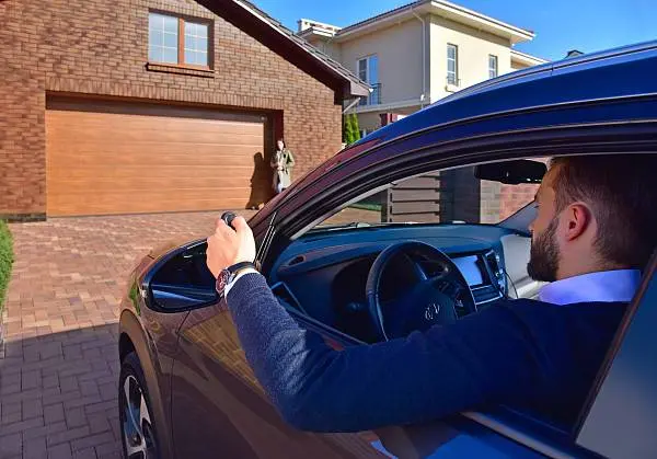 Пульт в подарок при покупке изделий «АЛЮТЕХ» с автоматикой