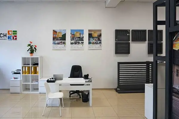 Монтаж за полцены в честь открытия шоу-рума продукции «АЛЮТЕХ» в Пятигорске